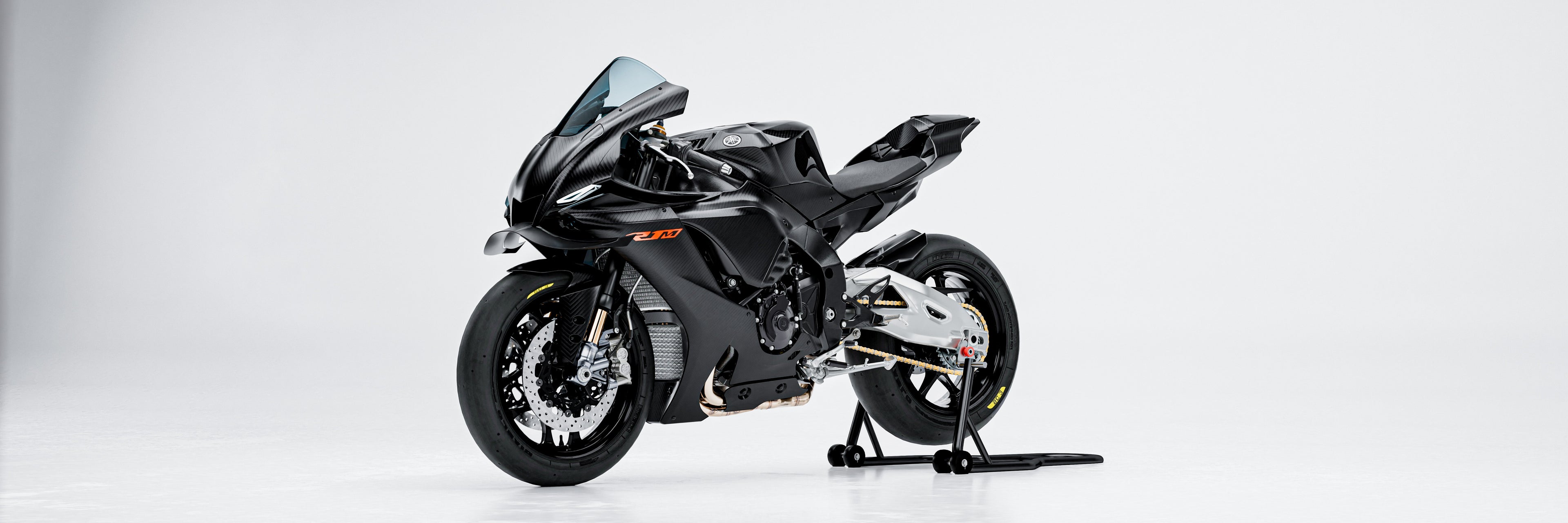 YAMAHA R1