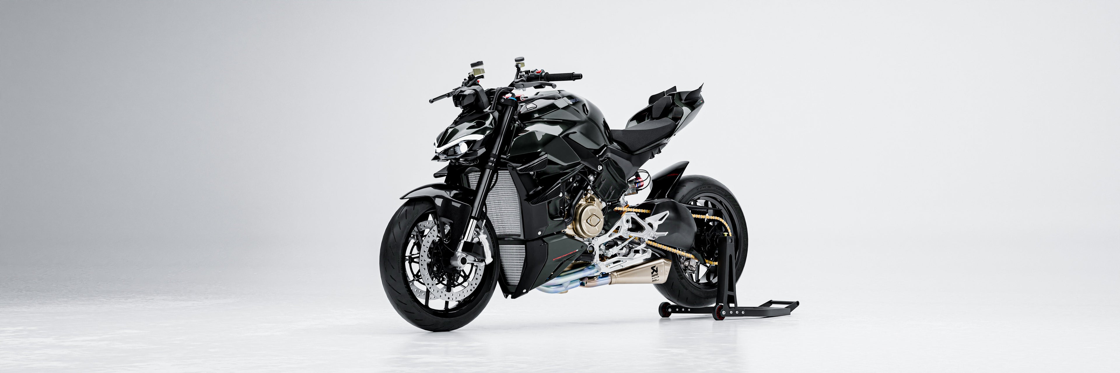 DUCATI STREETFIGHTER V4